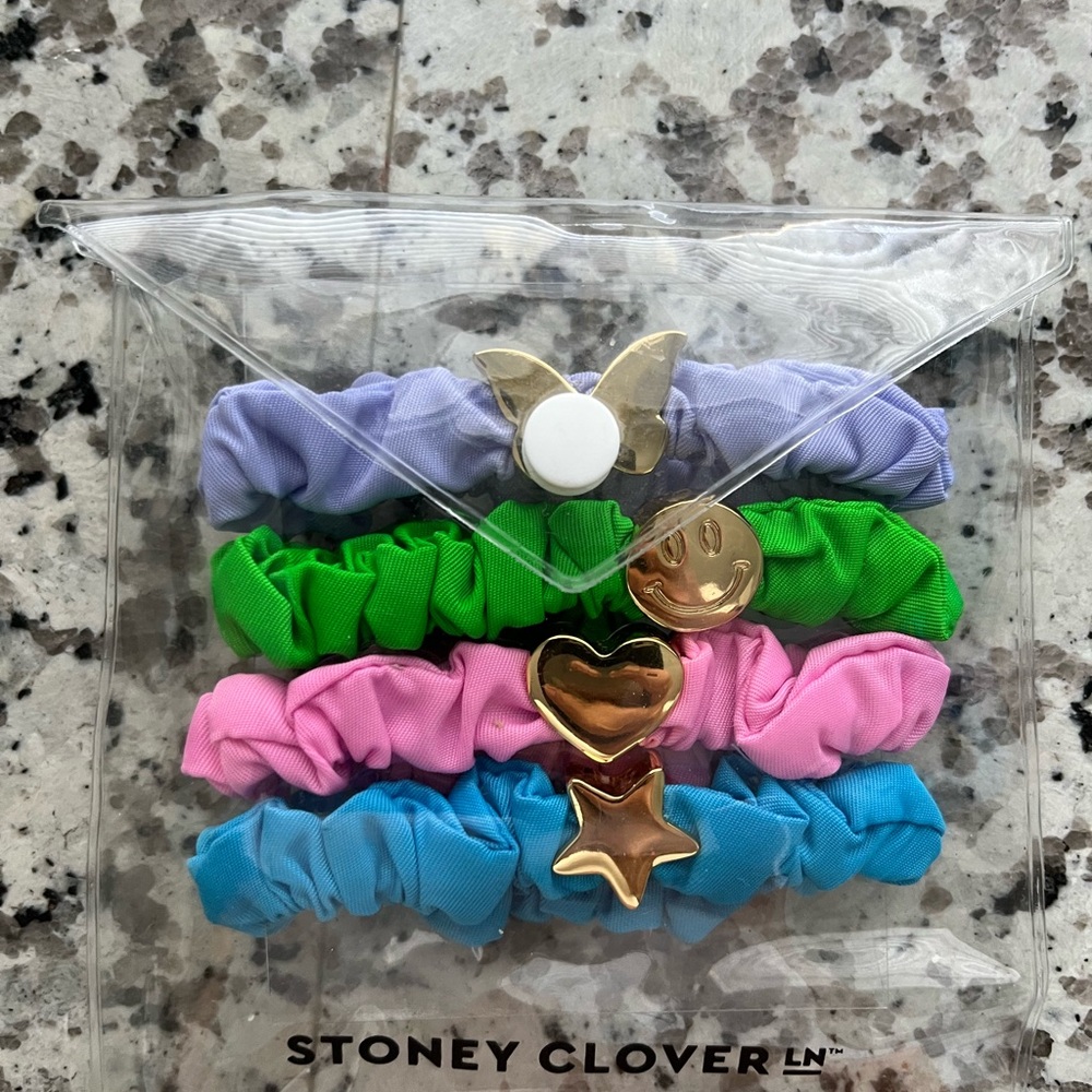NWT ✅ Stoney Clover Scrunchie Set